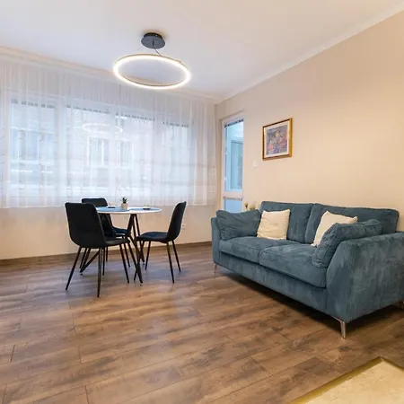 Heart Of The 2-bedroom Апартамент